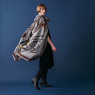 【新作HERMES】エペロンドール 馬＆フラワー スカーフ Chale 140 お得な情報満載 新作*HERMES*エペロンドール 馬＆フラワー